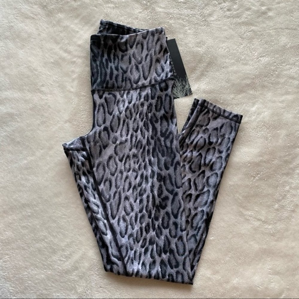 NWT Playground, gray/black animal print leggings, size medium
